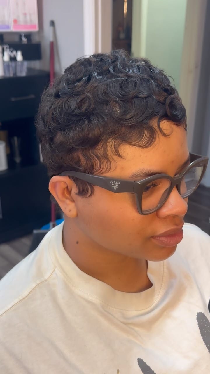 Post 2 by Tamaya Kyera | Etiquette Consultant | Pixie Pro on Instagram (video)
