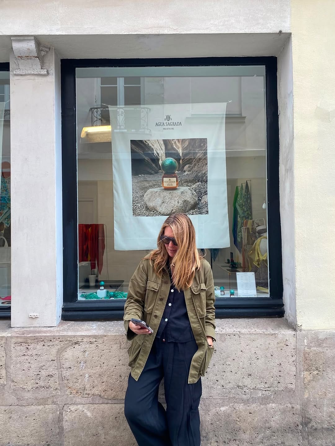 Post 2 by Julia Muûls on Instagram (image)