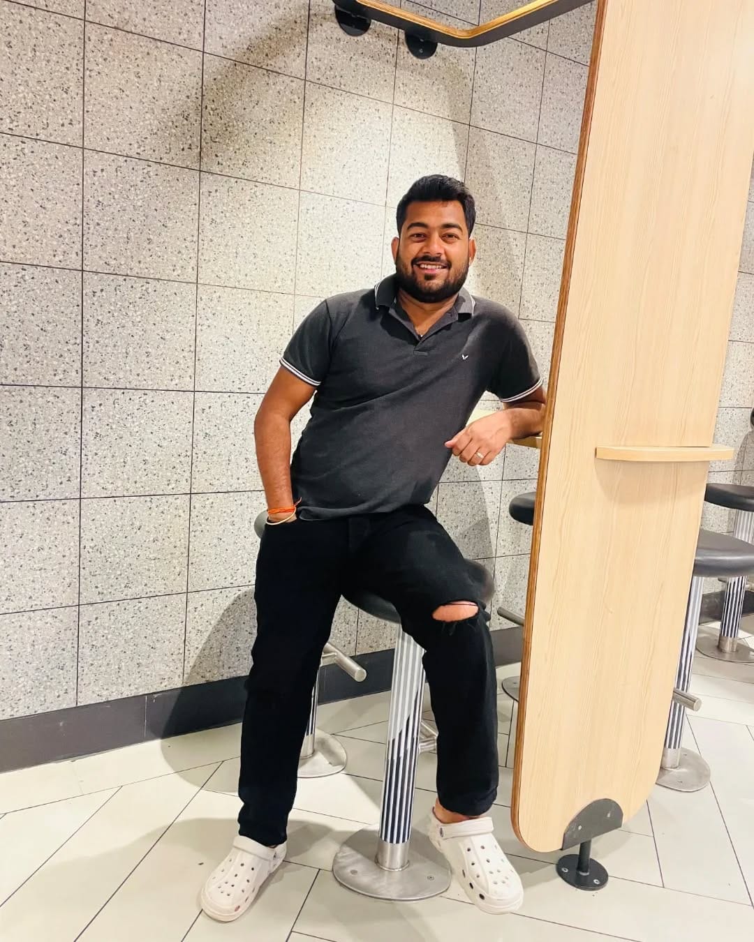 Post 4 by Ansh 👑 on Instagram (carousel)