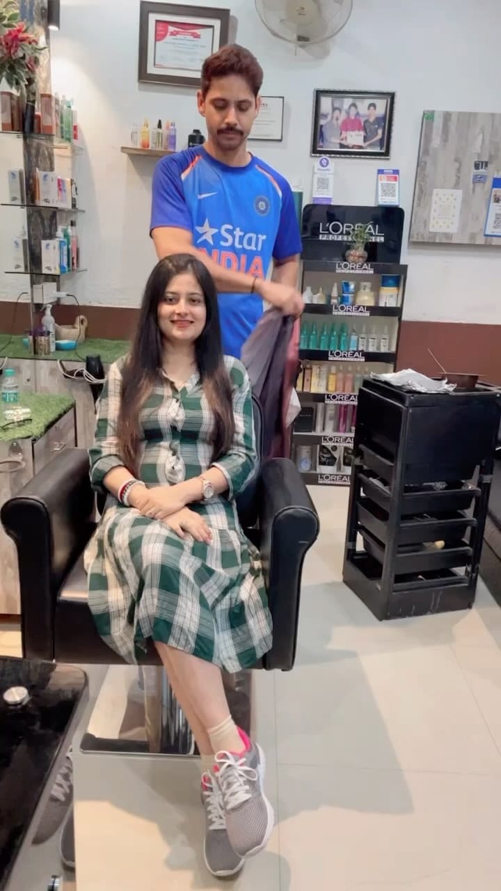 Post 2 by Makeovers by Minaxi Sharma on Instagram (video)