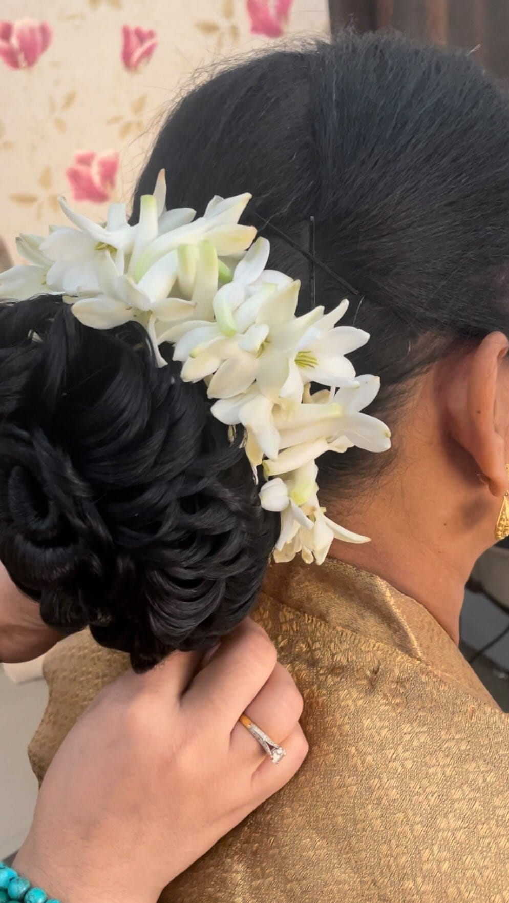 Post 1 by Makeovers by Minaxi Sharma on Instagram (video)