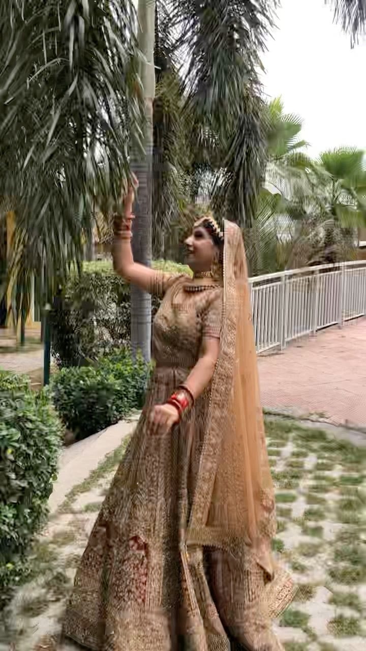 Post 7 by Makeovers by Minaxi Sharma on Instagram (video)