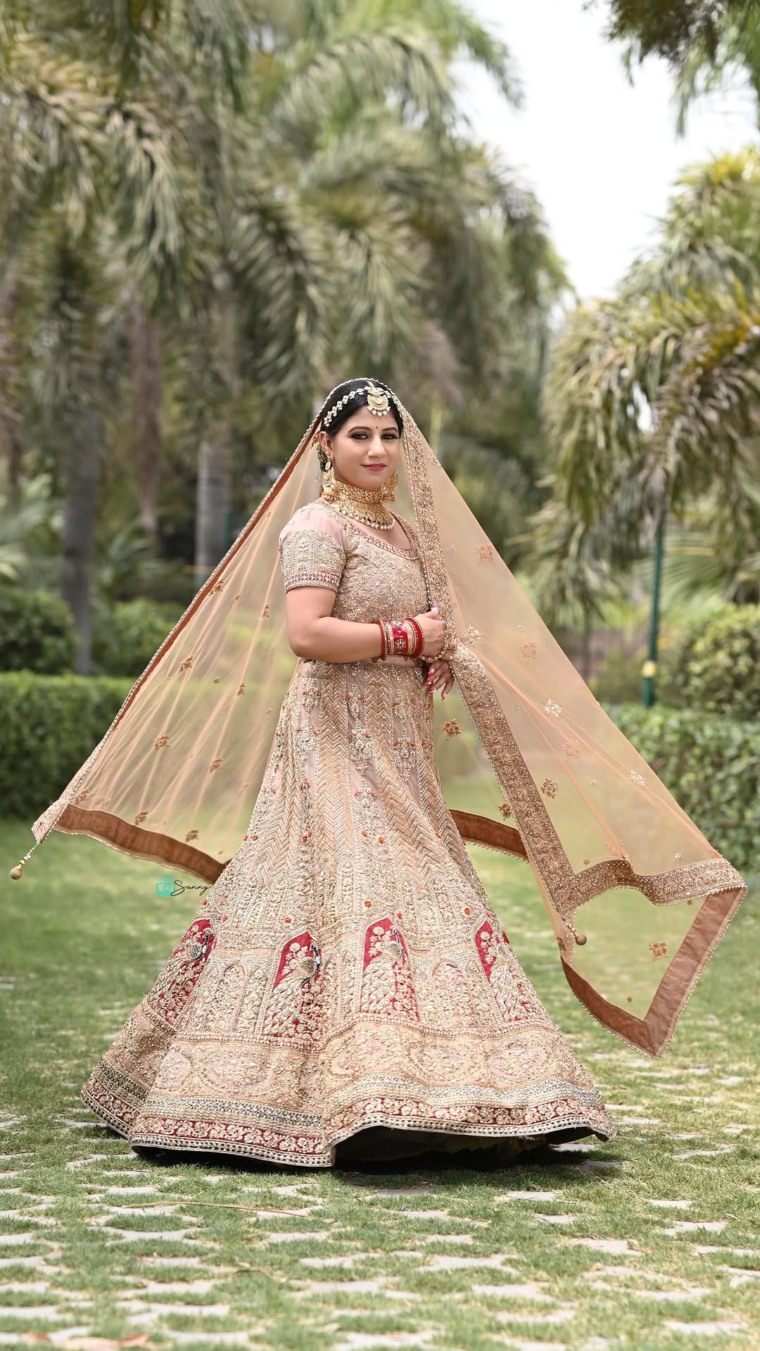 Post 4 by Makeovers by Minaxi Sharma on Instagram (video)