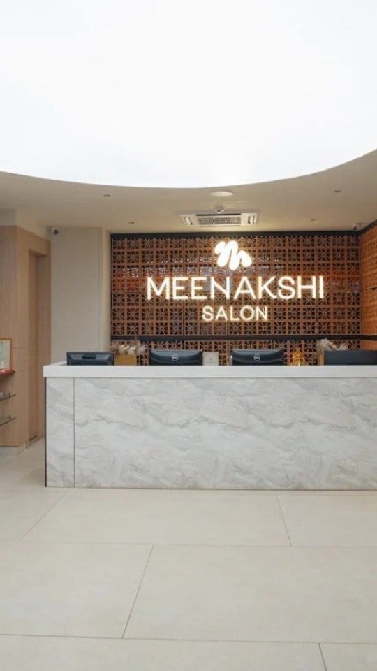 Post 1 by Meenakshi's Salons & Academy on Instagram (video)
