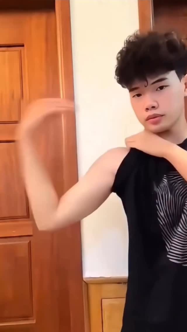 Post 5 by 🆉🆄🅷🆁🅸 on Instagram (video)