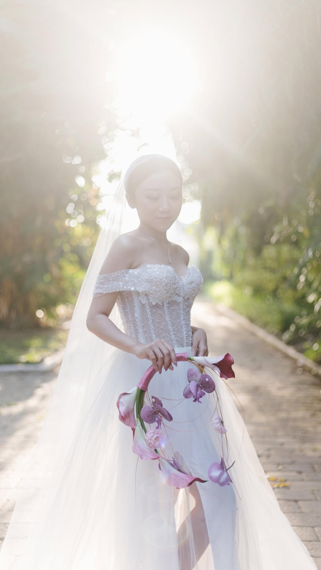 Post 8 by Vivi Hokil on Instagram (video)
