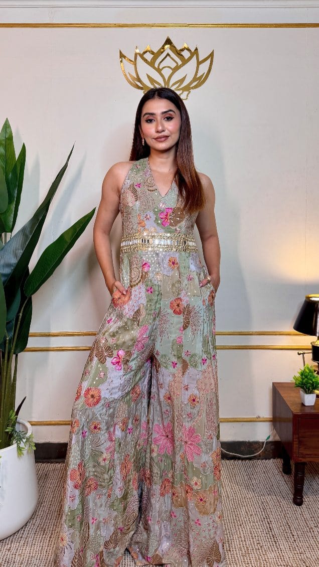Post 9 by NAV DURGA | Bridal & Ethnicwear on Instagram (video)