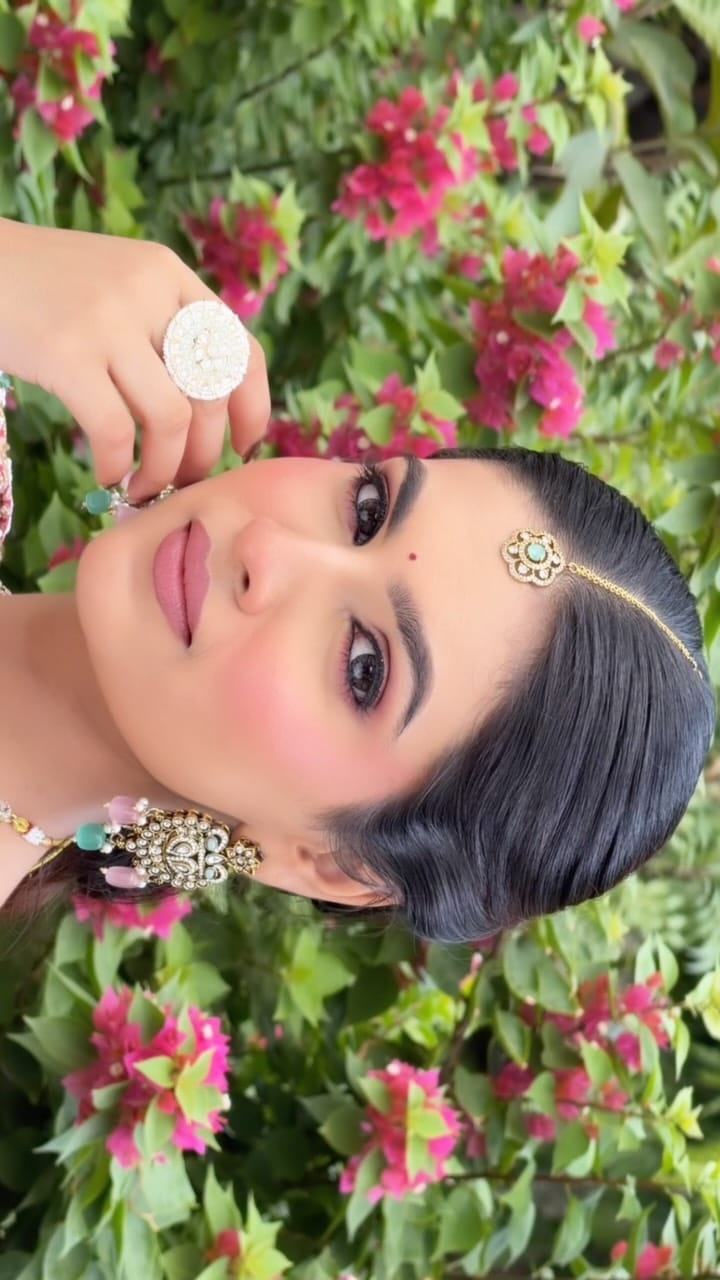 Post 2 by Vaishnavi khemariya on Instagram (video)