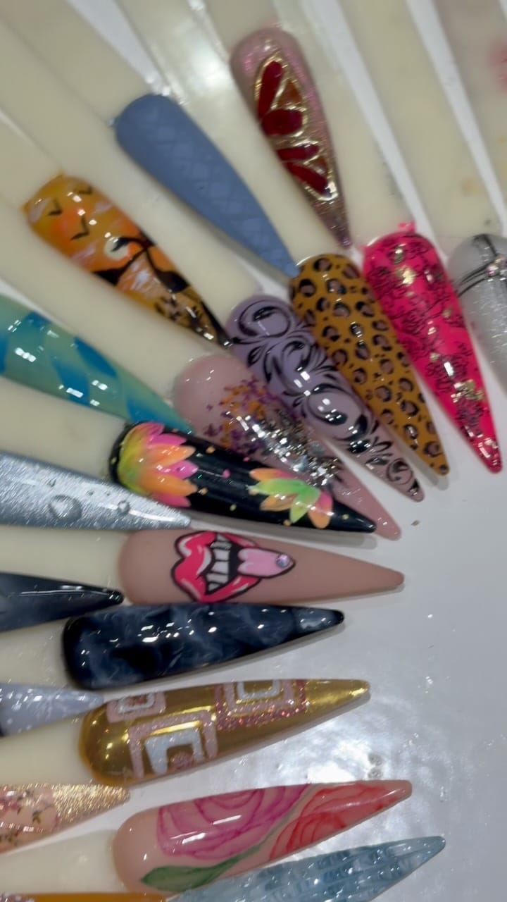 Post 6 by Luxtique Nail Academy - Nails | Hair | Lash Extensions | Makeup on Instagram (video)