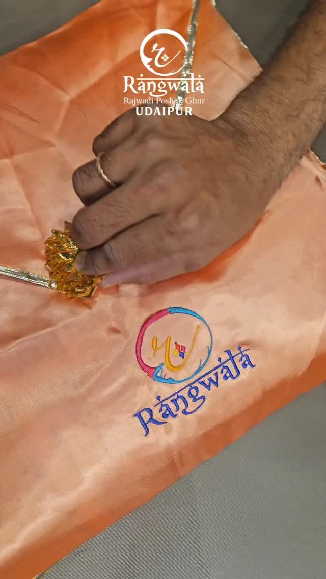Post 4 by Rangwala Rajwadi Poshak Ghar on Instagram (video)