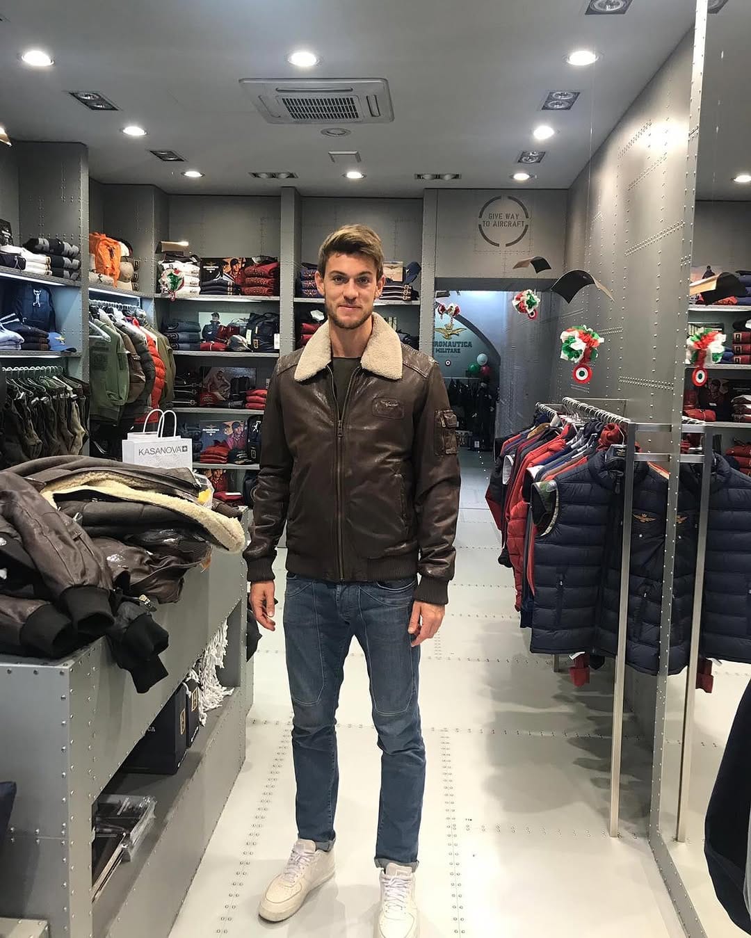Post 10 by AERONAUTICA MILITARE TORINO on Instagram (carousel)