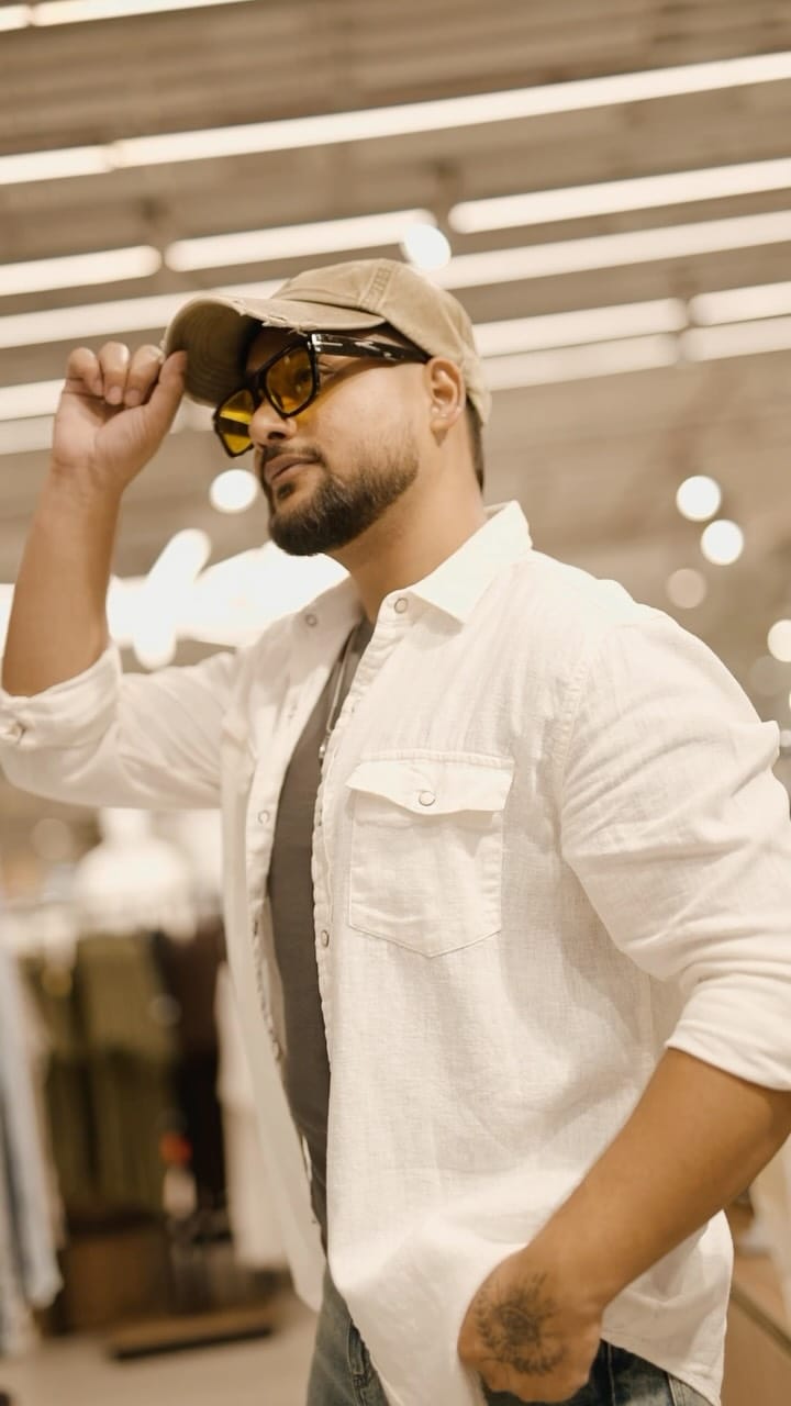 Post 1 by Ayush Srivastav on Instagram (video)