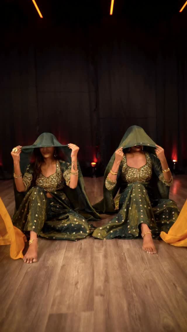 Post 9 by Patel Sarees Pvt. Ltd. on Instagram (video)