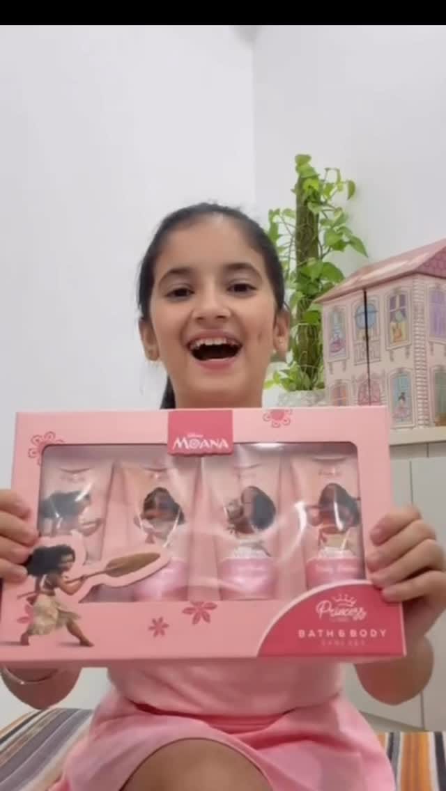 Post 8 by Ritul Mehta🧿 on Instagram (video)