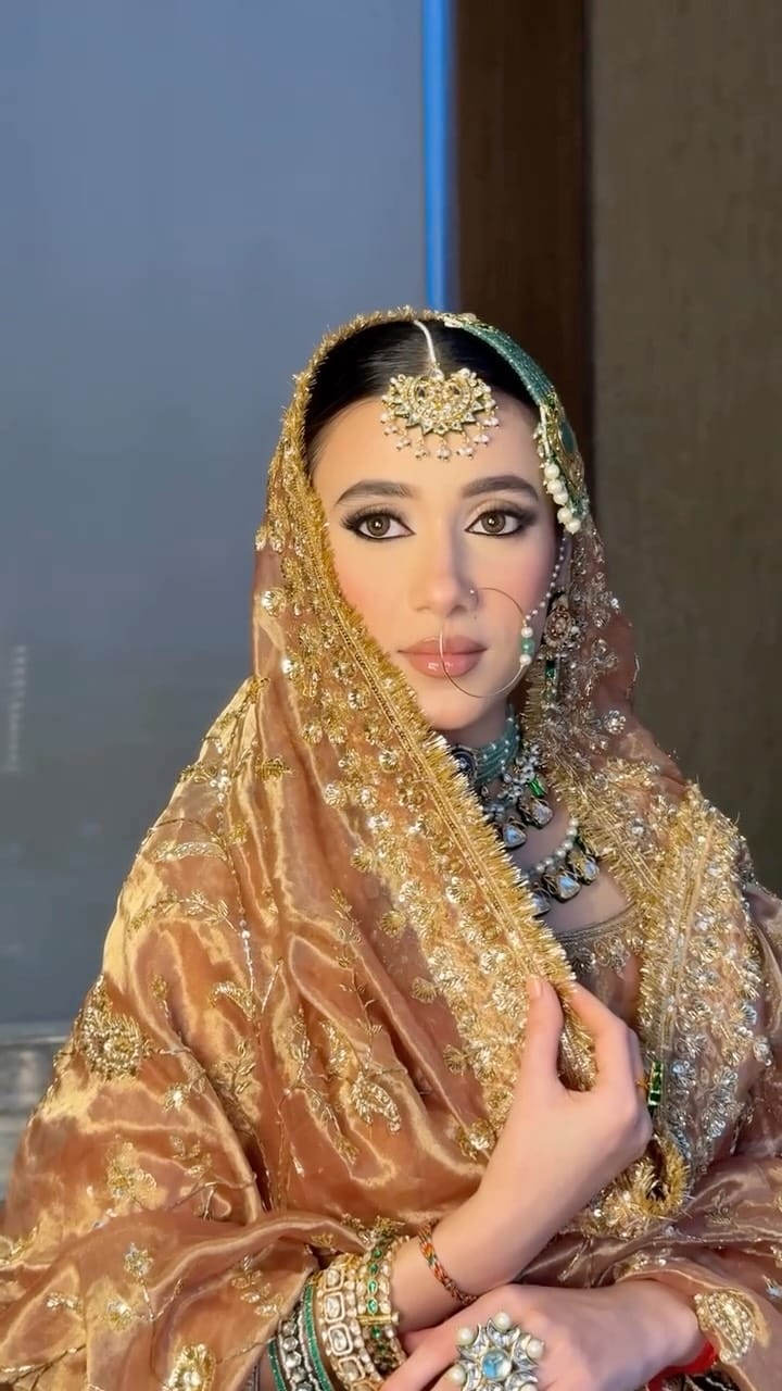 Post 8 by DRESSY DAZZLE on Instagram (video)