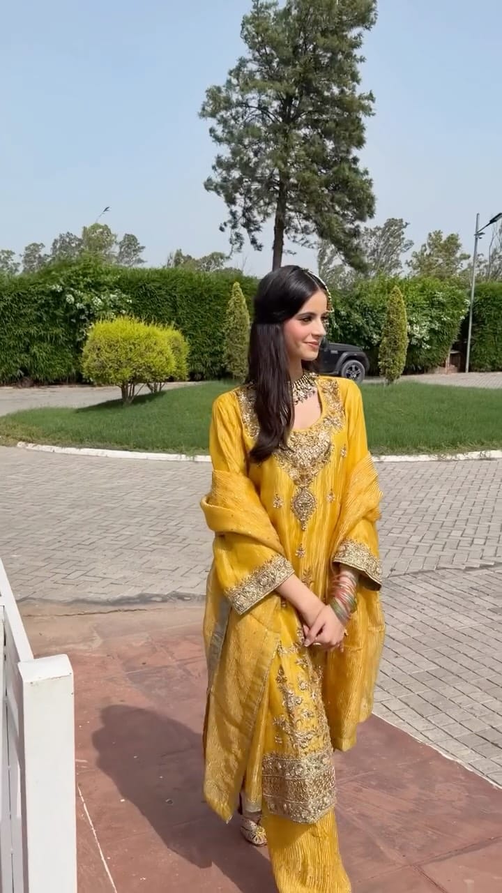 Post 7 by DRESSY DAZZLE on Instagram (video)