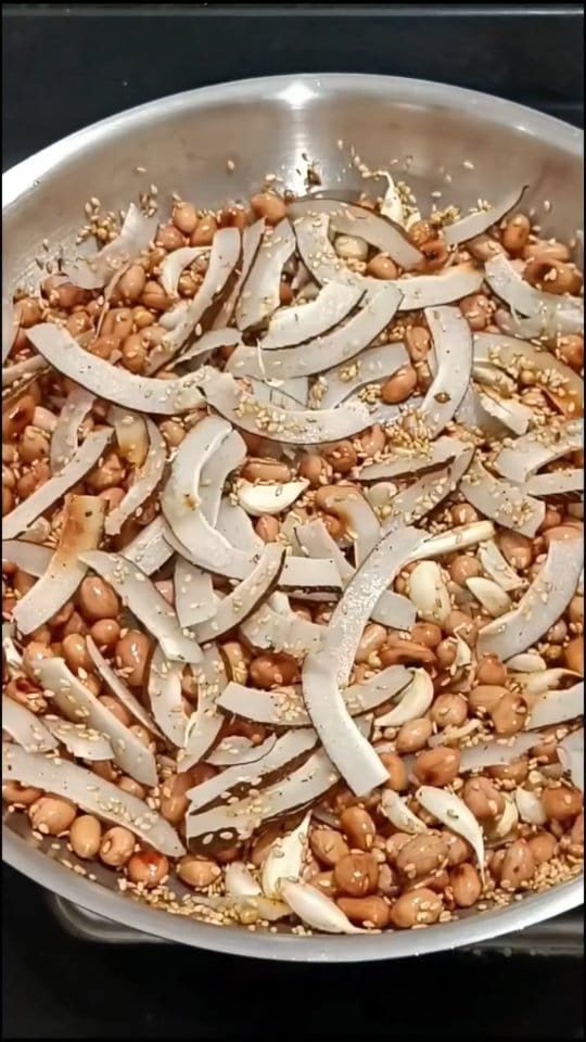Post 2 by Bhannat Swaad on Instagram (video)