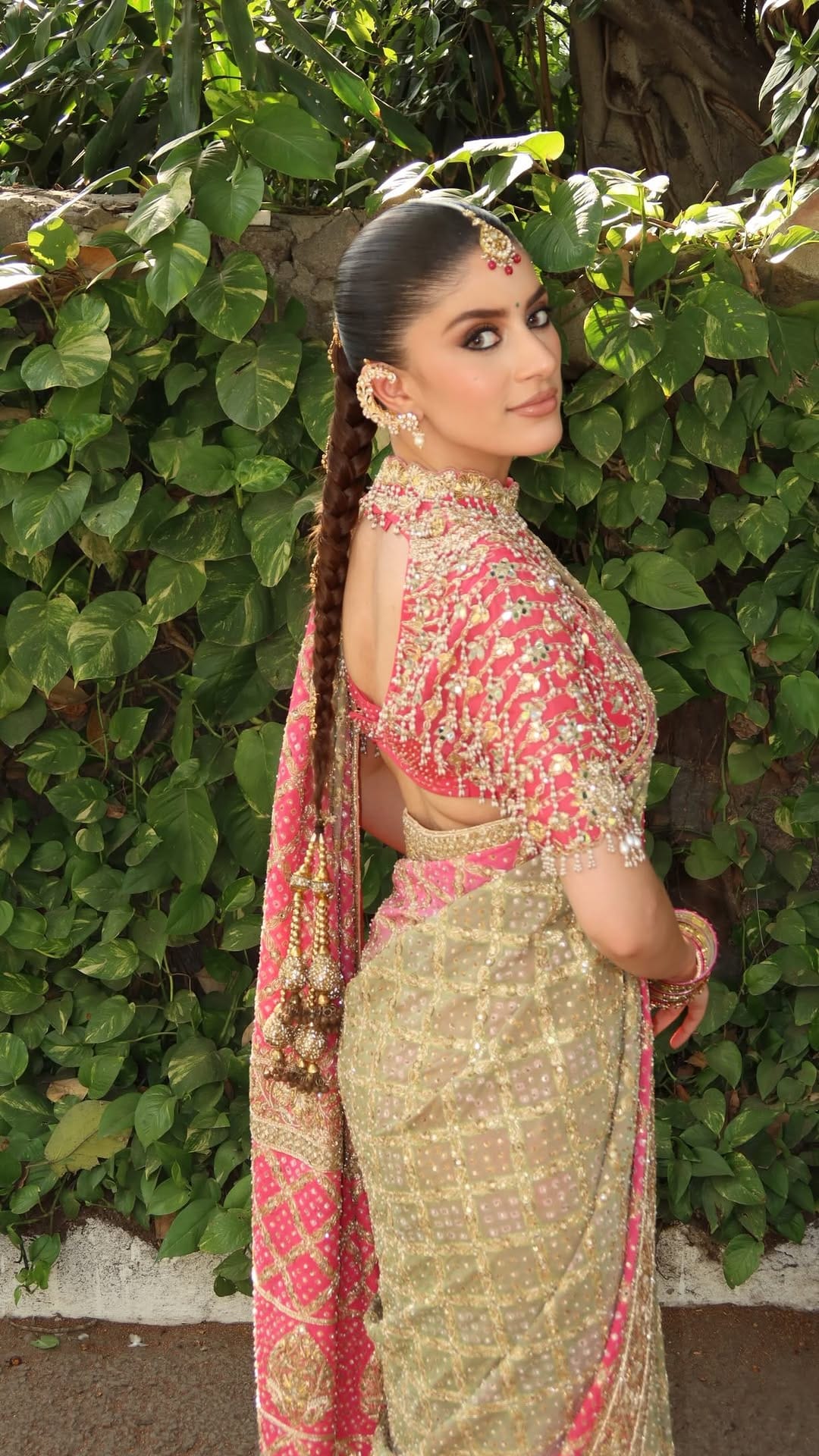 Post 10 by Alisha Makkar . Wedding Stylist on Instagram (video)