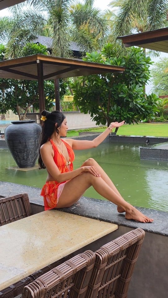 Post 1 by Yashaswini Raj on Instagram (video)