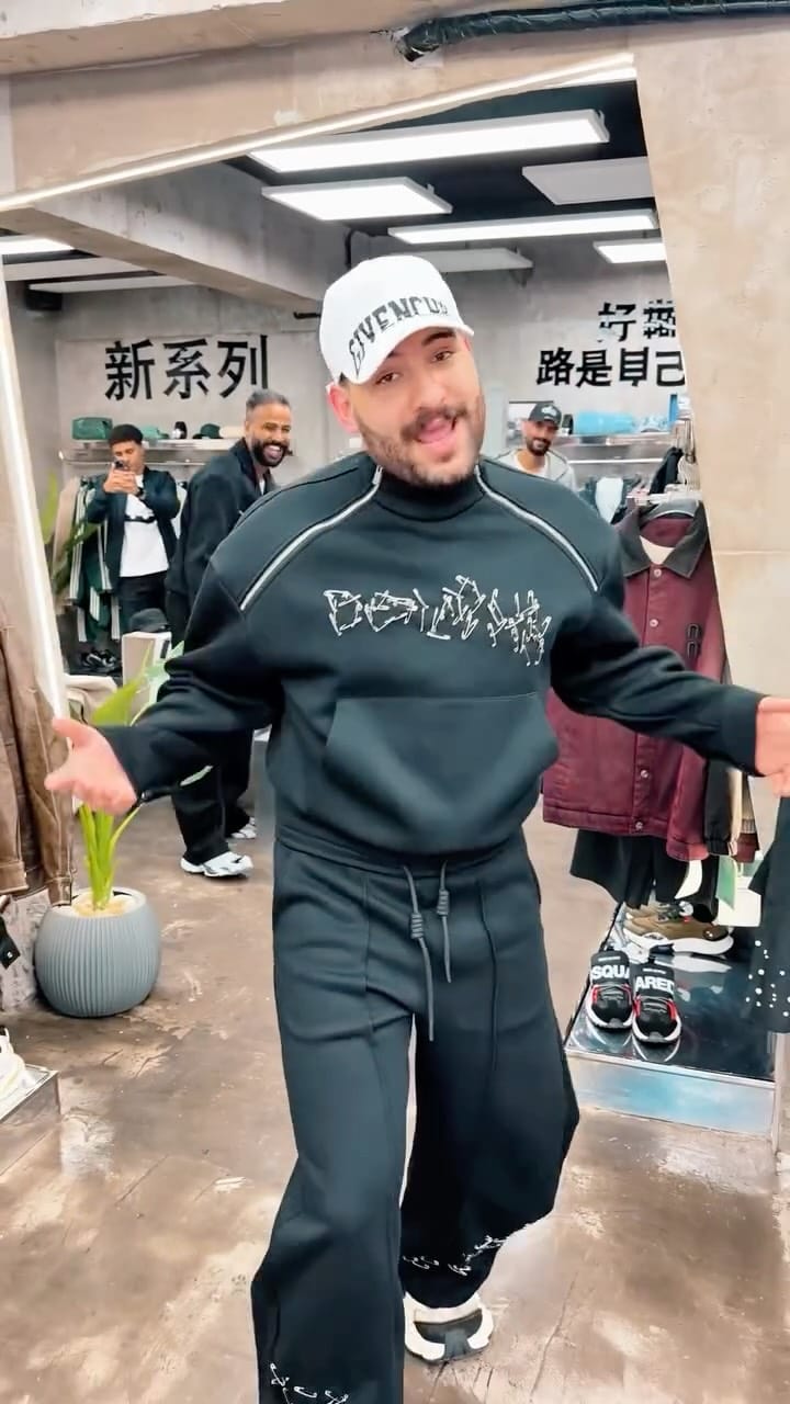Post 9 by Amr Versac Store - فيرزاتش استور on Instagram (video)