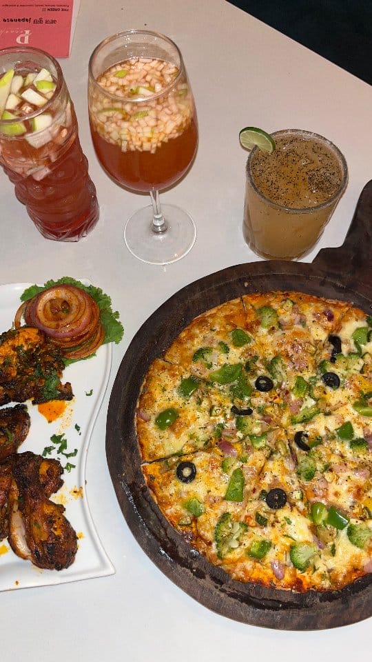 Post 7 by Fooda Holic on Instagram (video)