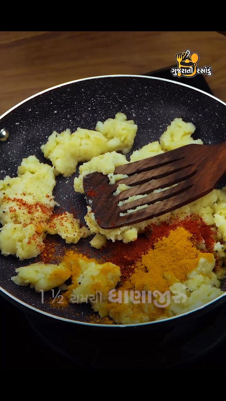 Post 4 by Gujarati Rasodu on Instagram (video)