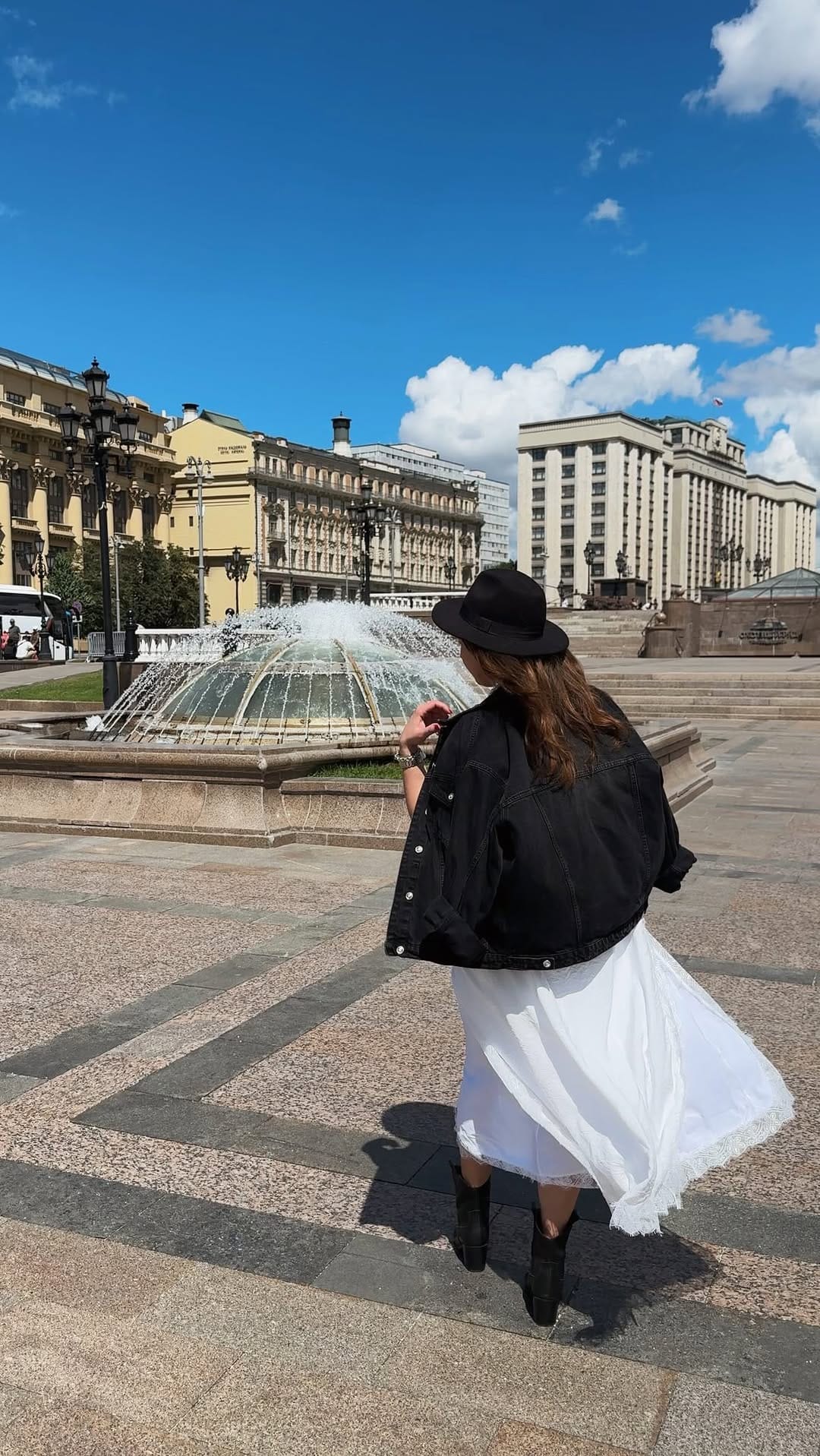 Post 9 by Маргарита Пахомова  Стилист & Fashion Influencer on Instagram (video)