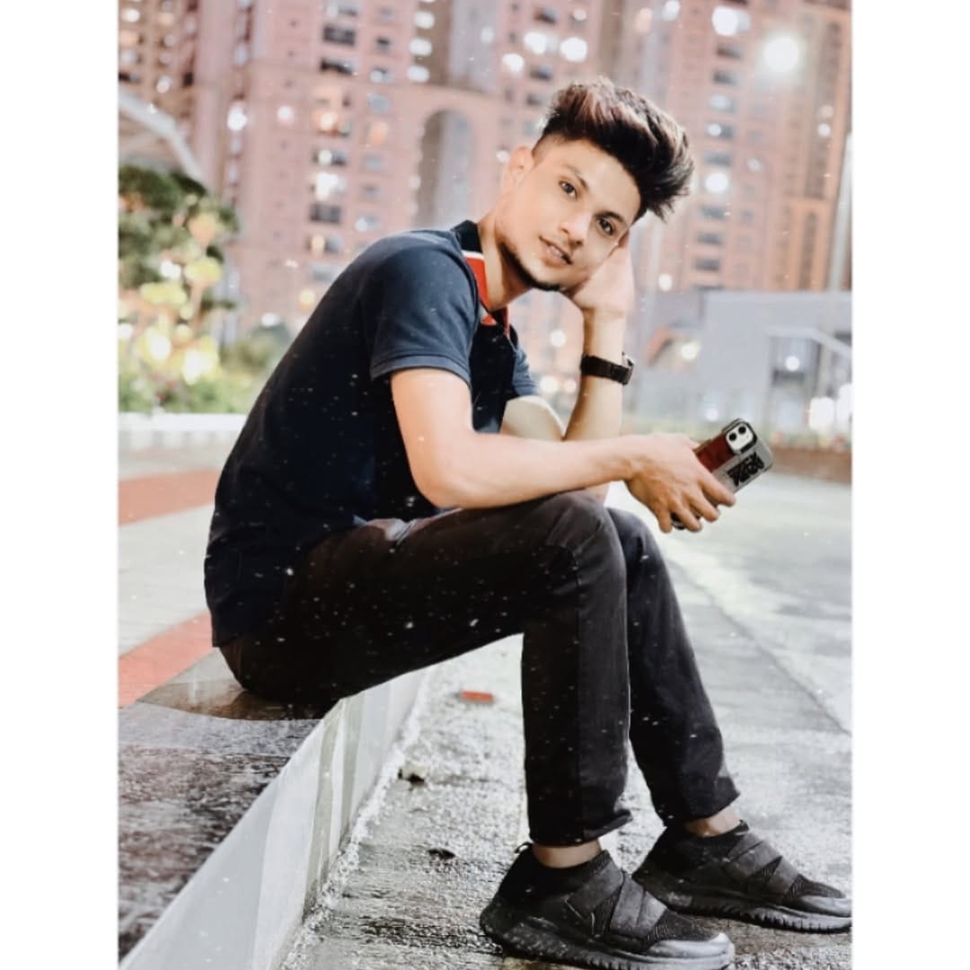Post 8 by عمران on Instagram (image)
