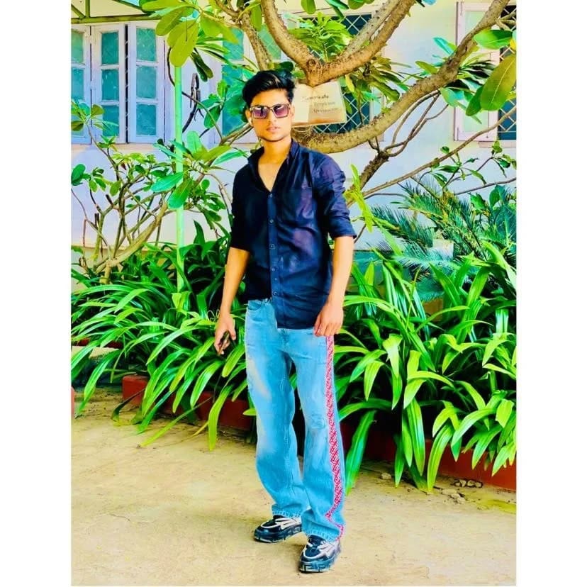 Post 6 by عمران on Instagram (carousel)