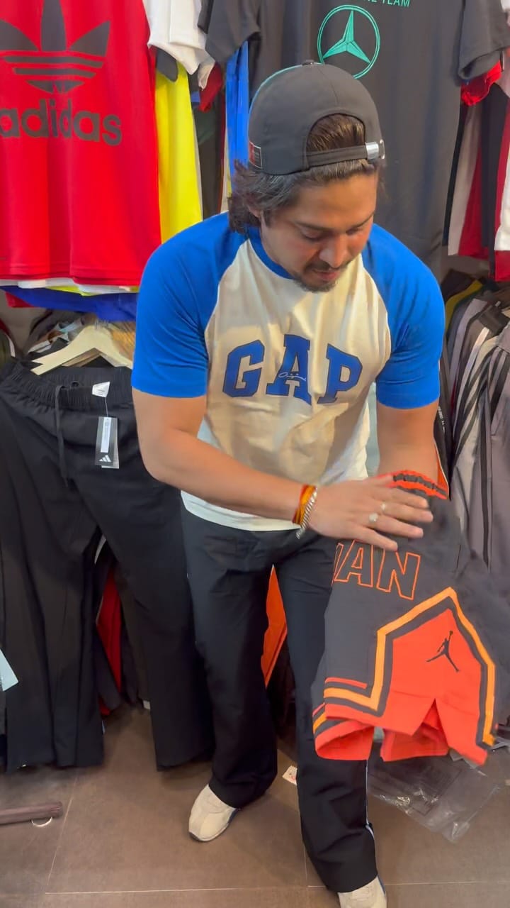 Post 8 by rohit on Instagram (video)