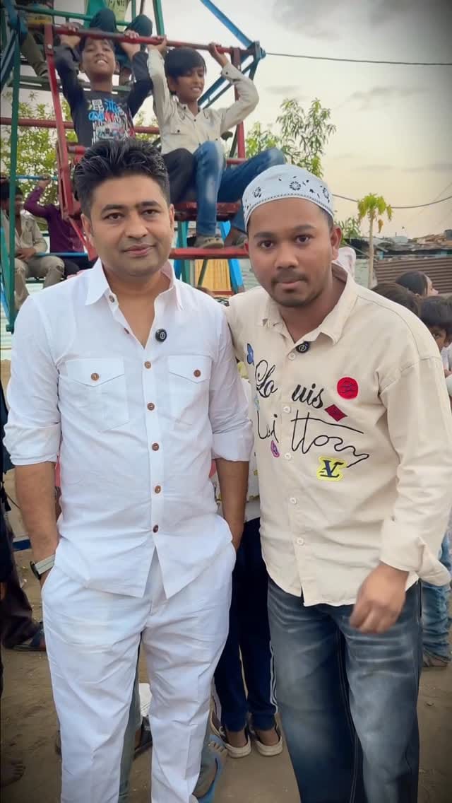 Post 4 by Sameer Khan on Instagram (video)
