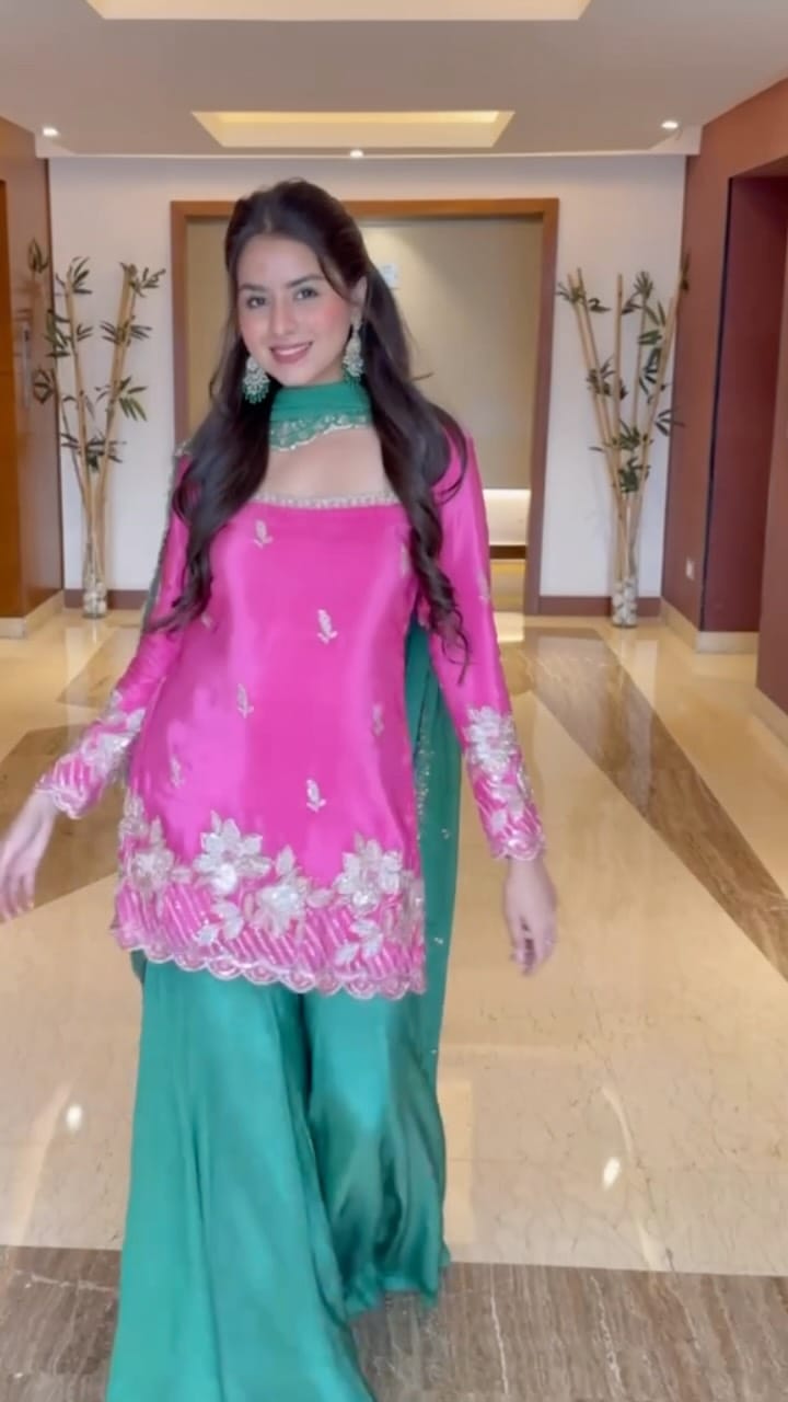 Post 5 by Yankita Kapoor on Instagram (video)