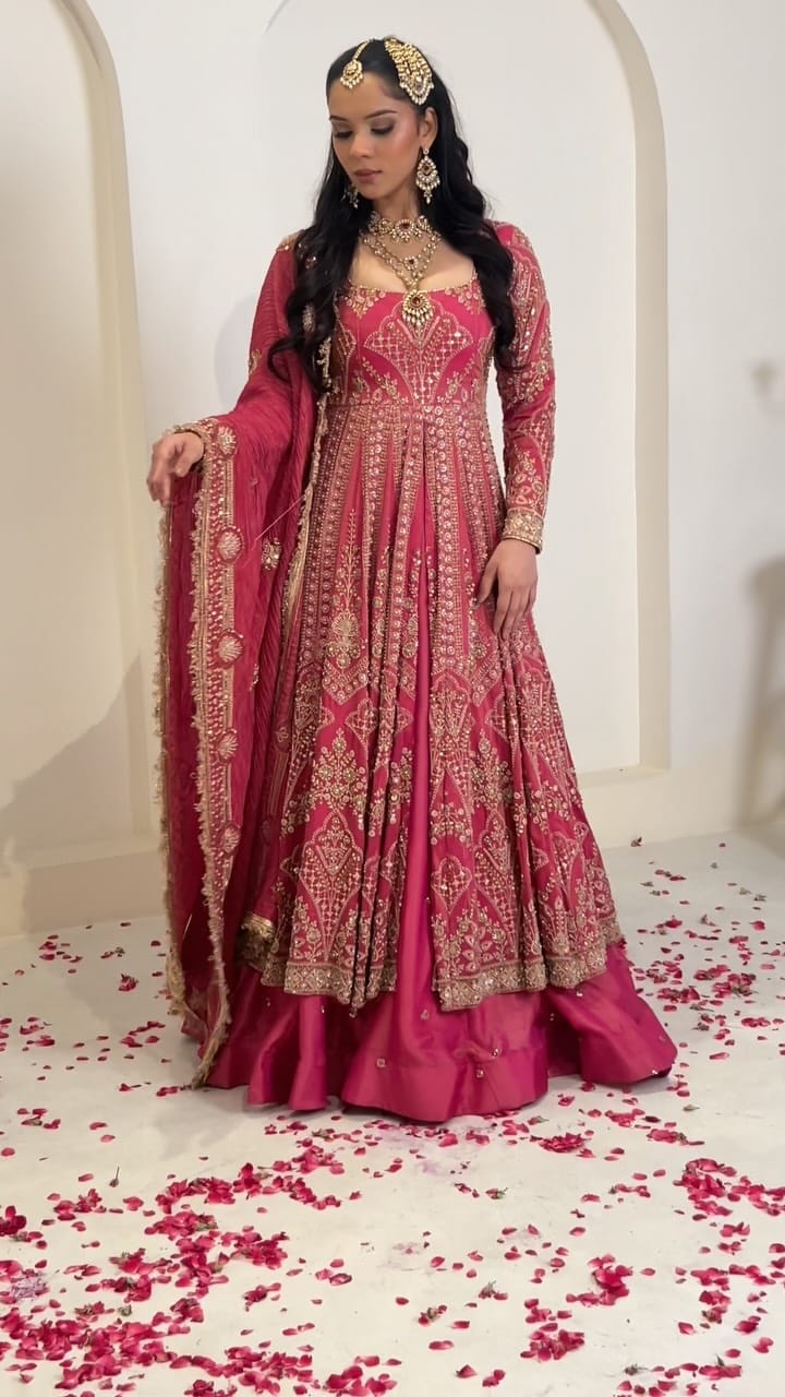 Post 8 by Yankita Kapoor on Instagram (video)