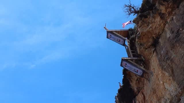 Post 9 by USA Cliff Diving on Instagram (video)