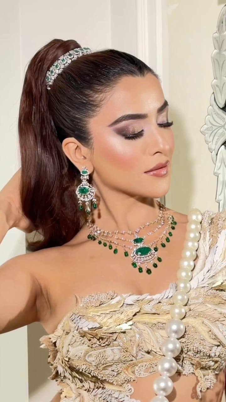 Post 5 by Mireya Sanya on Instagram (video)