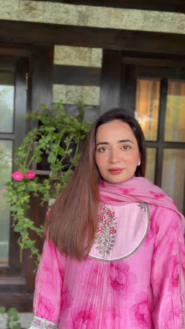 Post 1 by 𝐊𝐍𝐈𝐓𝐓𝐋𝐄 𝐛𝐲 𝐏𝐫𝐢𝐲𝐚🦩 on Instagram (video)