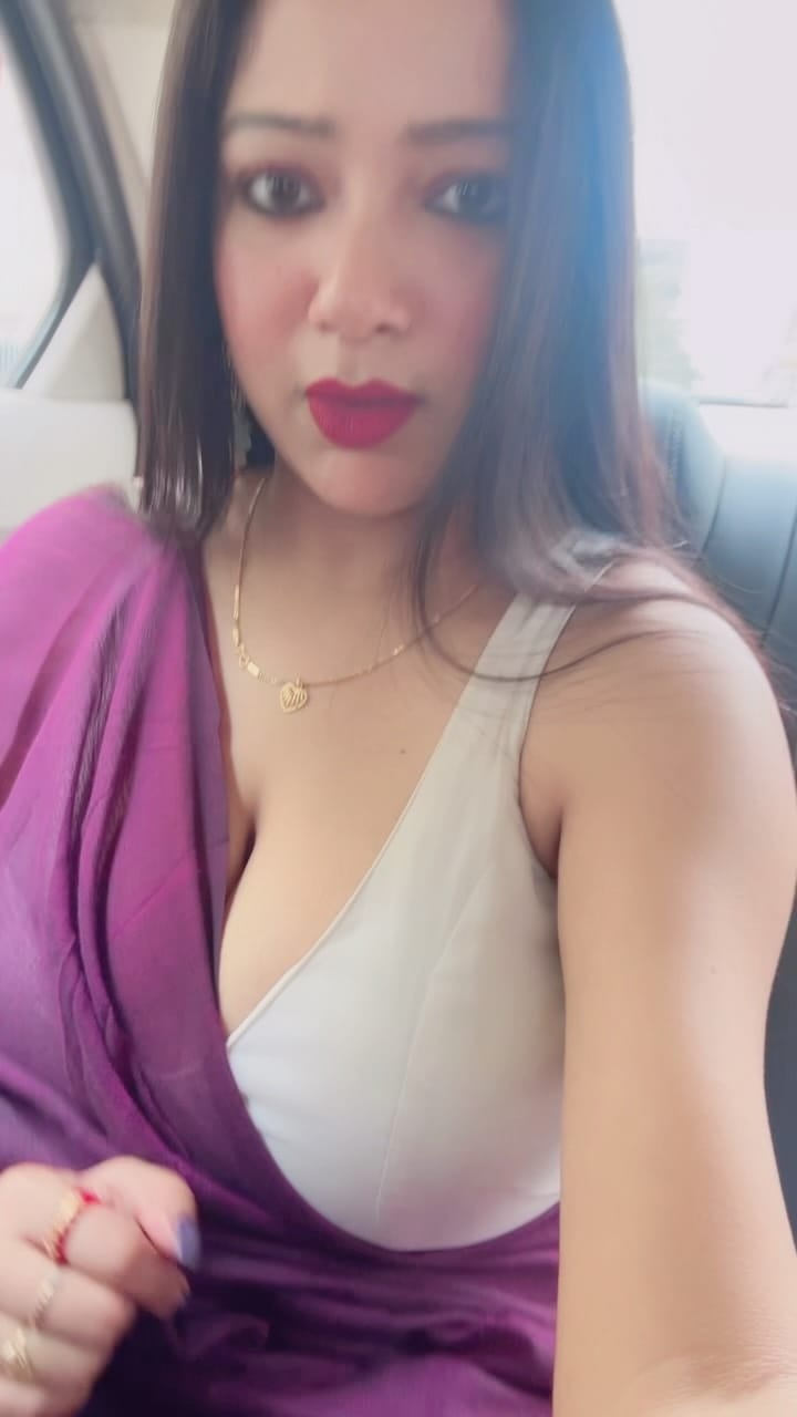 Post 4 by Ananya Bhandari on Instagram (video)