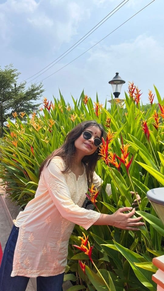 Post 1 by Anshika on Instagram (video)
