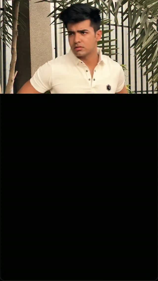 Post 4 by karan 🕉 on Instagram (video)