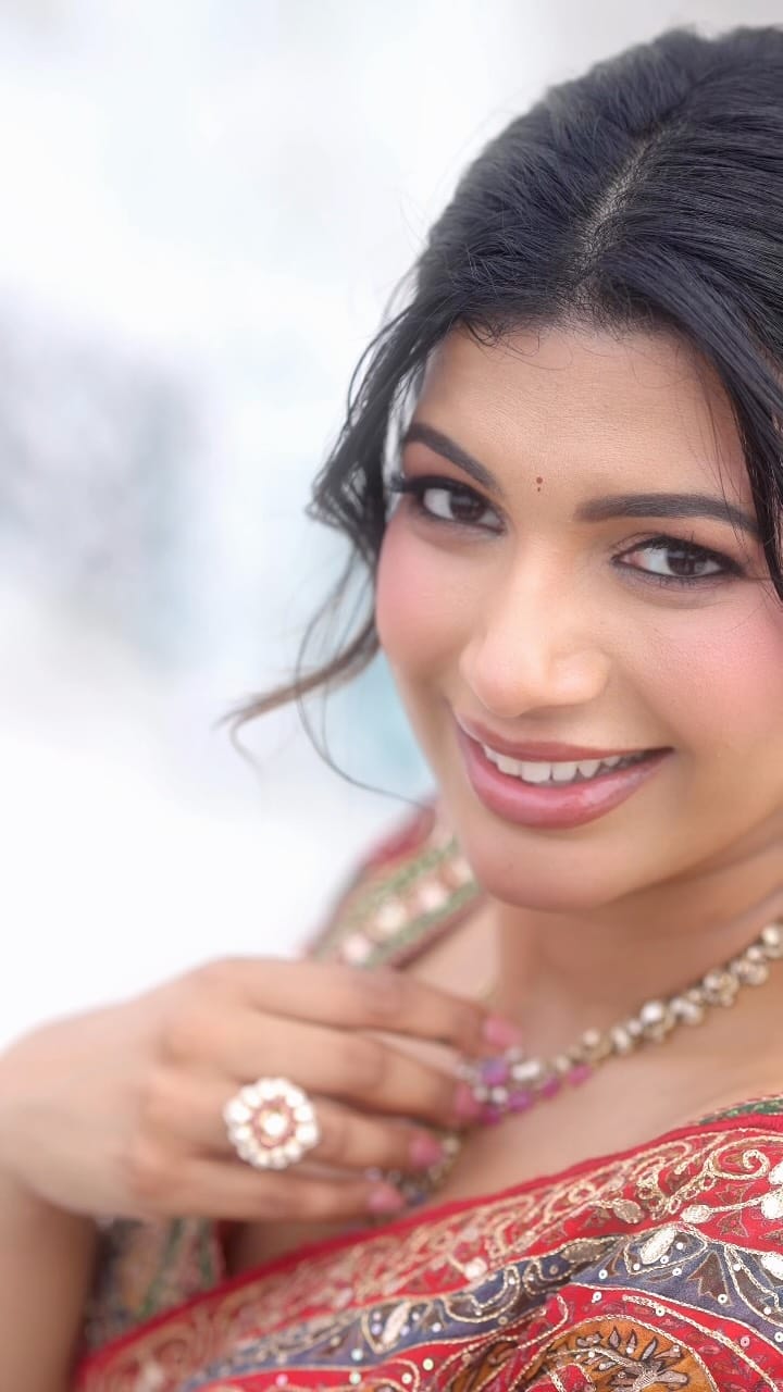 Post 6 by Mouneesha Chowdary 🎀 on Instagram (video)
