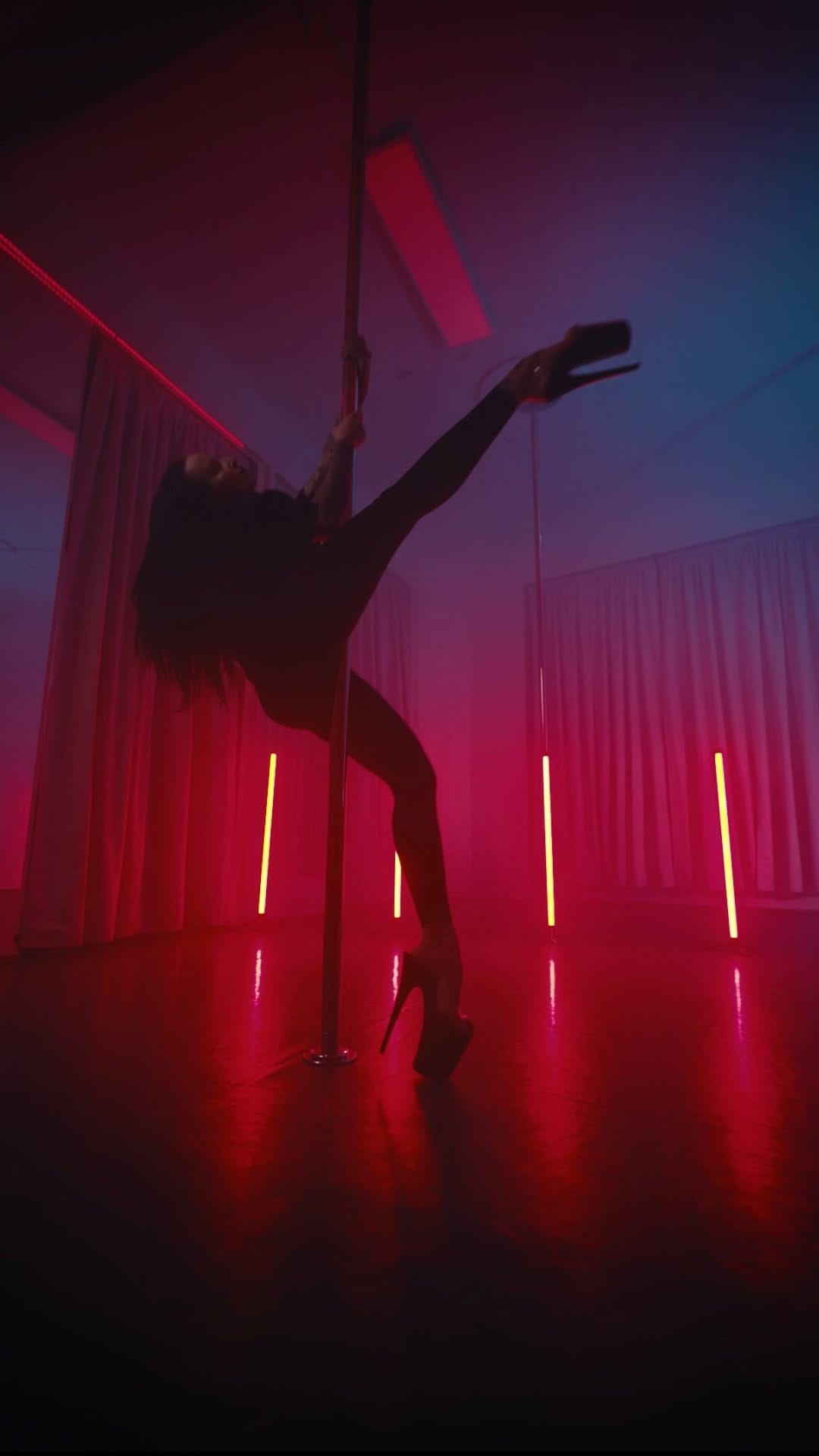 Post 5 by Bára on Instagram (video)