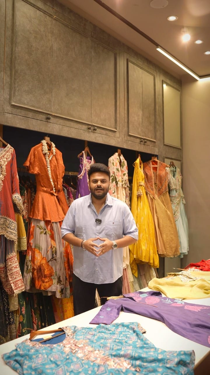 Post 4 by Deepkala Silk Heritage on Instagram (video)