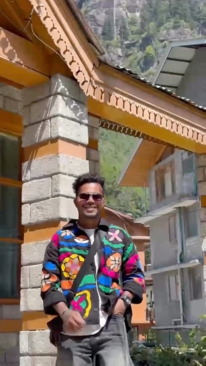 Post 4 by Nihar on Instagram (video)
