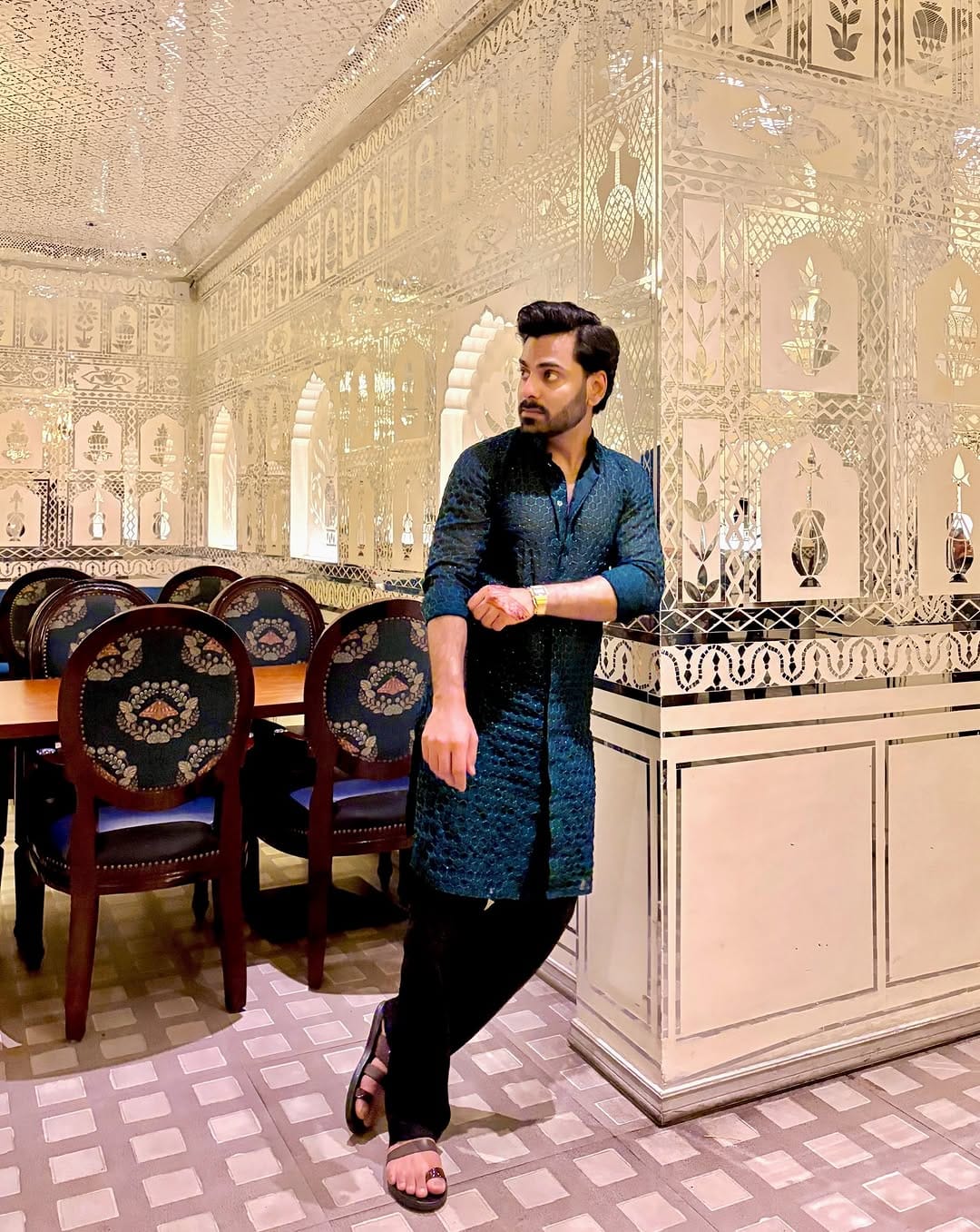 Post 8 by Ronit Simon on Instagram (carousel)