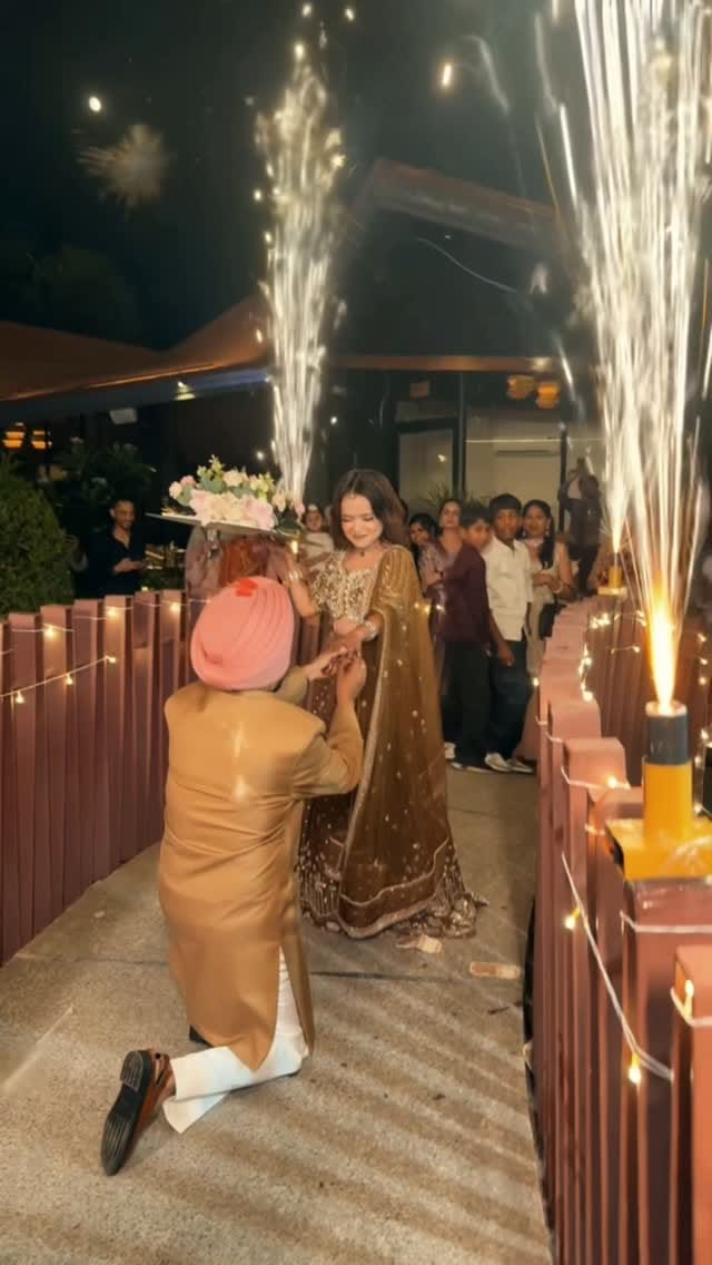 Post 9 by in style boutique🥻👗👗 on Instagram (video)
