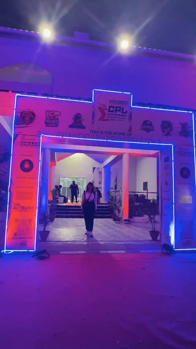 Post 6 by SIDDHI SINHA on Instagram (video)