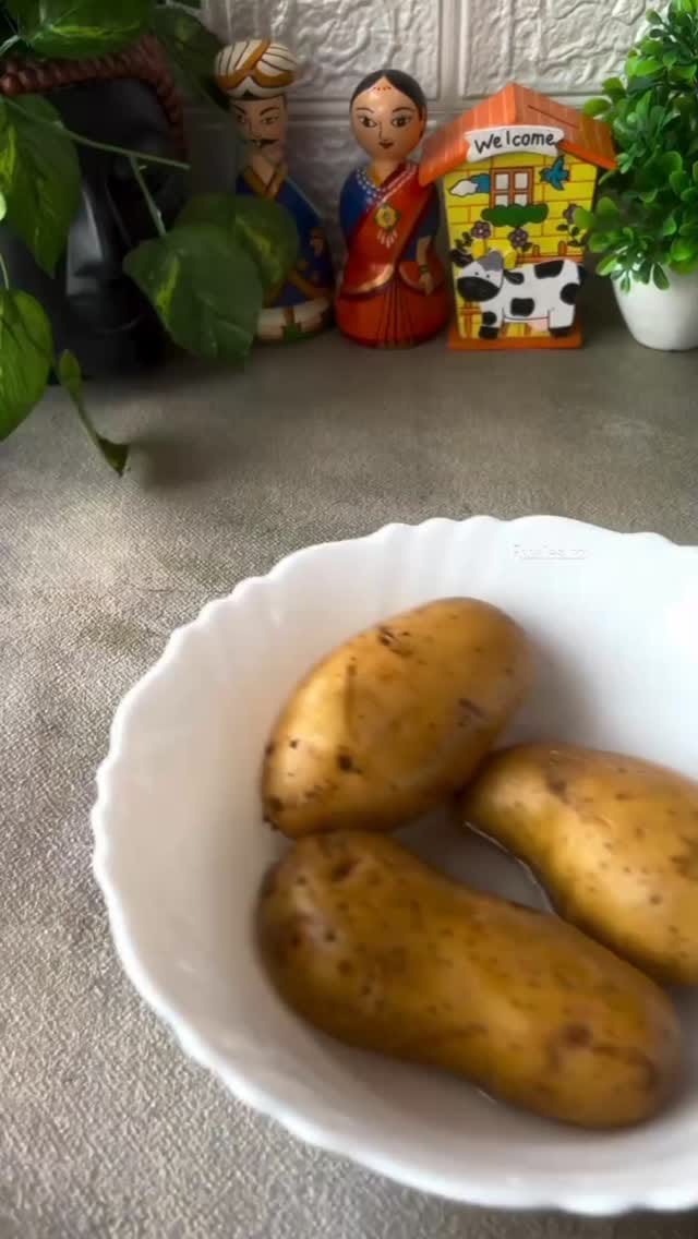 Post 4 by maa ki rasoi on Instagram (video)