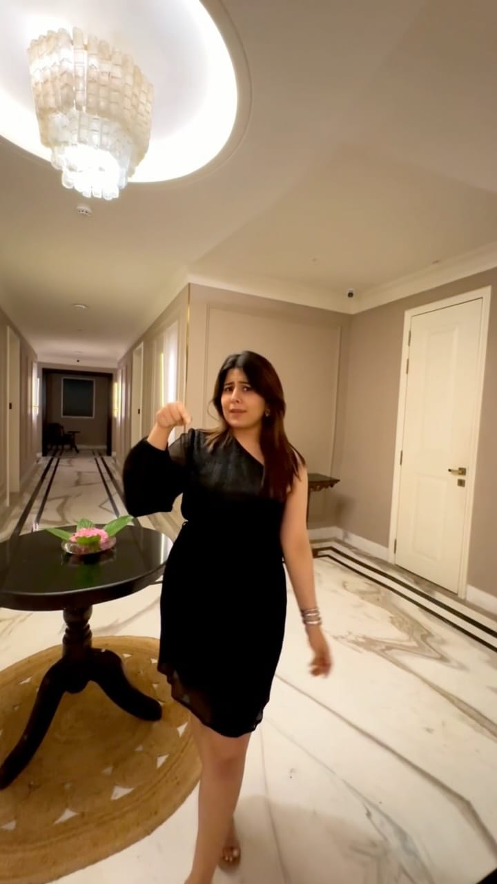 Post 6 by Rushali 👒 on Instagram (video)