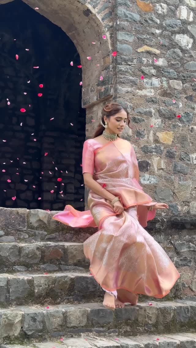 Post 10 by Jaya ( Daisy) on Instagram (video)