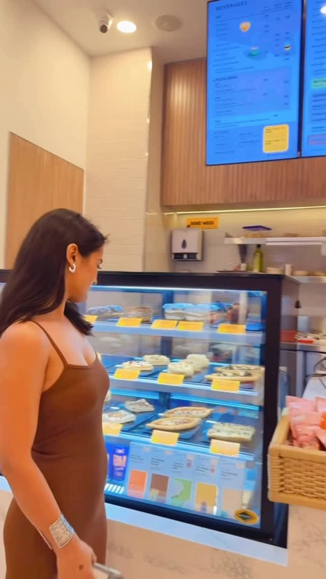 Post 10 by Kratika | Fashion | Lifestyle | Travel on Instagram (video)